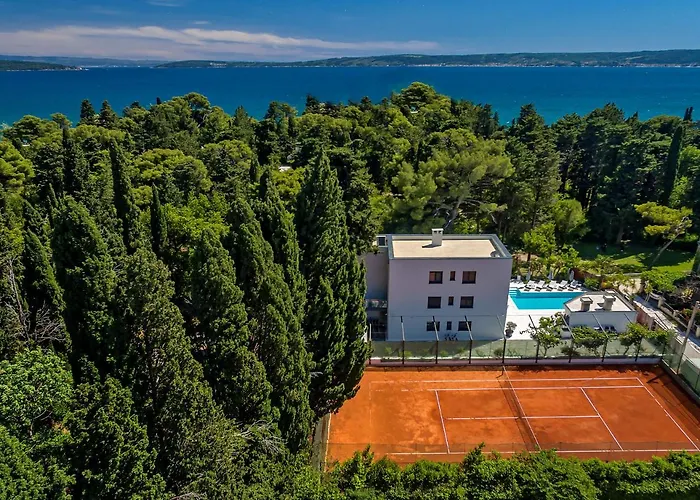 Villa Palace *