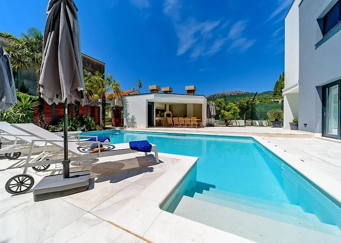 Villa Palace Kaštela