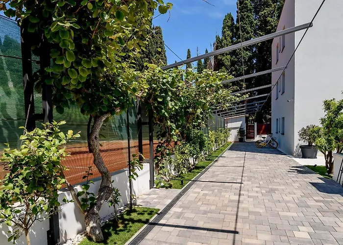 Palace Villa Kaštela